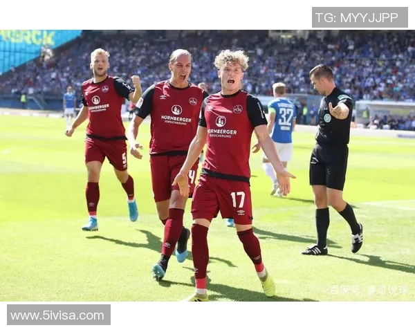 德甲激战纽伦堡迎战不莱梅双方争夺关键三分展现球队实力